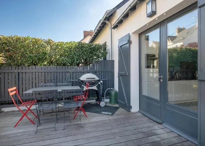 Pouliguen Family House